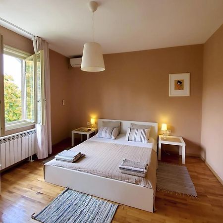 Sunny Central Apartment Sofia Buitenkant foto