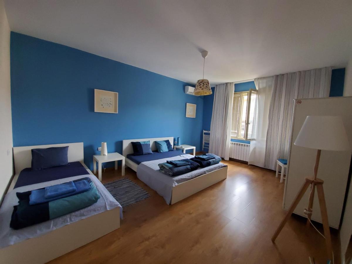 Sunny Central Apartment Sofia Buitenkant foto